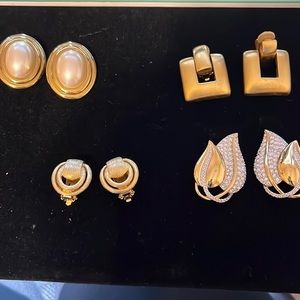 Lot of four pairs of vintage earring